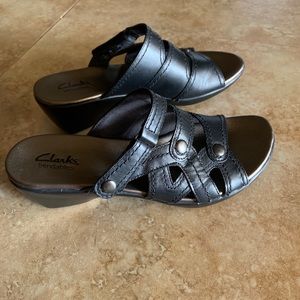 Clarks Bendables Black Leather Wedge Sandals 8